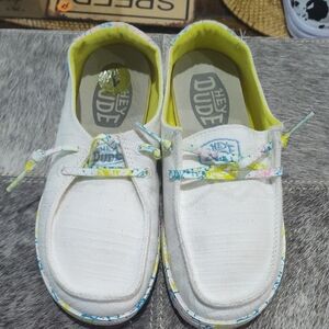 Hey Dude Kids White and Yellow Moccasins. NWOT!